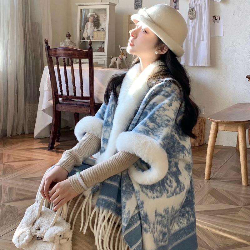  Áo Choàng Viền Lông Hoàng Gia - Kain Vintage 