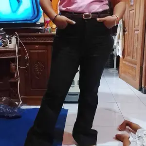 Jennie Cutbray Jeans Higwaist Lipatan Kaki Besar Jeans strecht Wanita