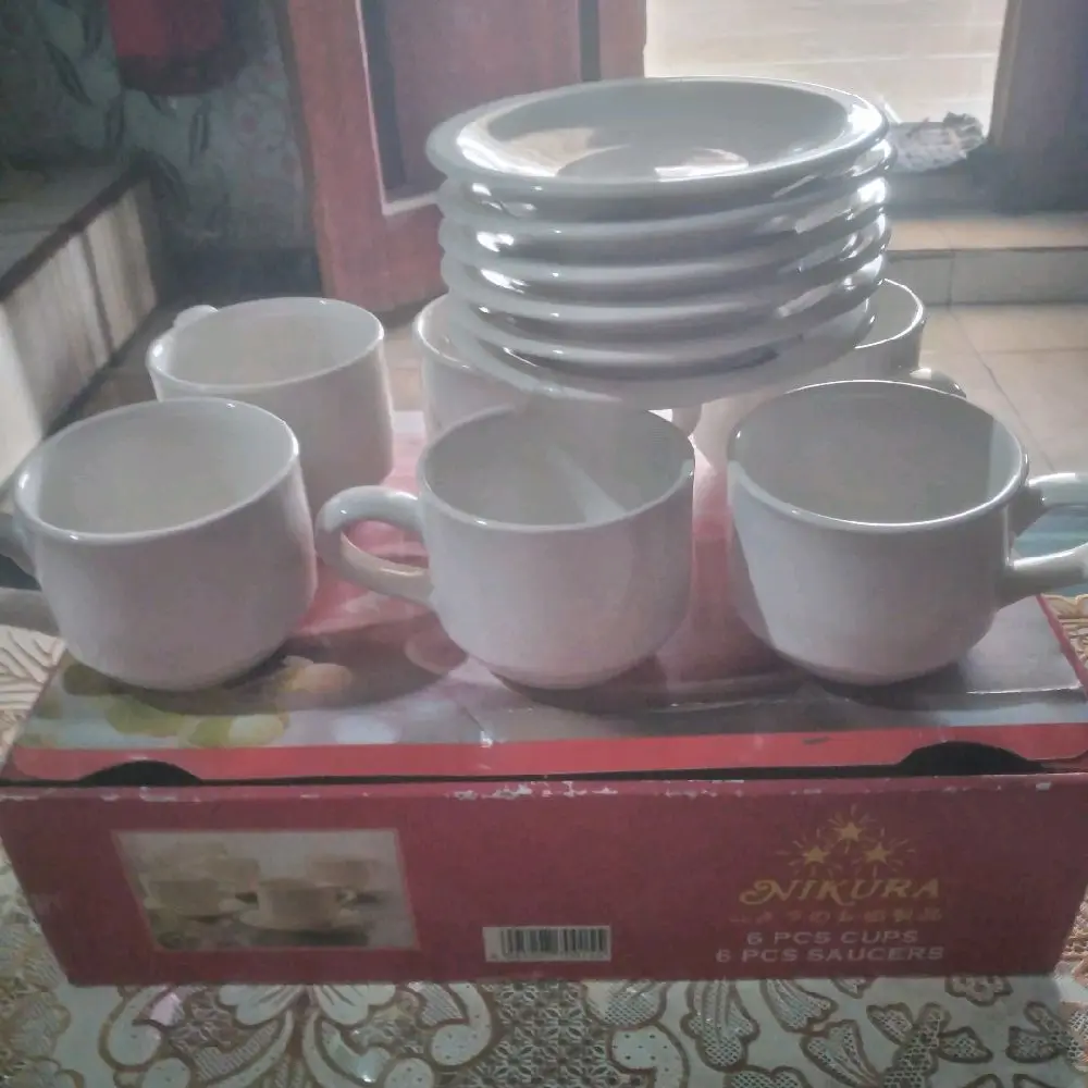 menjual gelas dan mangkok cantik harga dari 20 ribu/setengah lusin cangkir