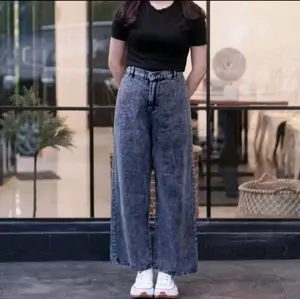CELANA KULOT HIGTWAIST / KULOT MOZZA WANITA / KULOT JEANS WANITA Hitam Karet Panjang Denim Kancing Nyaman.