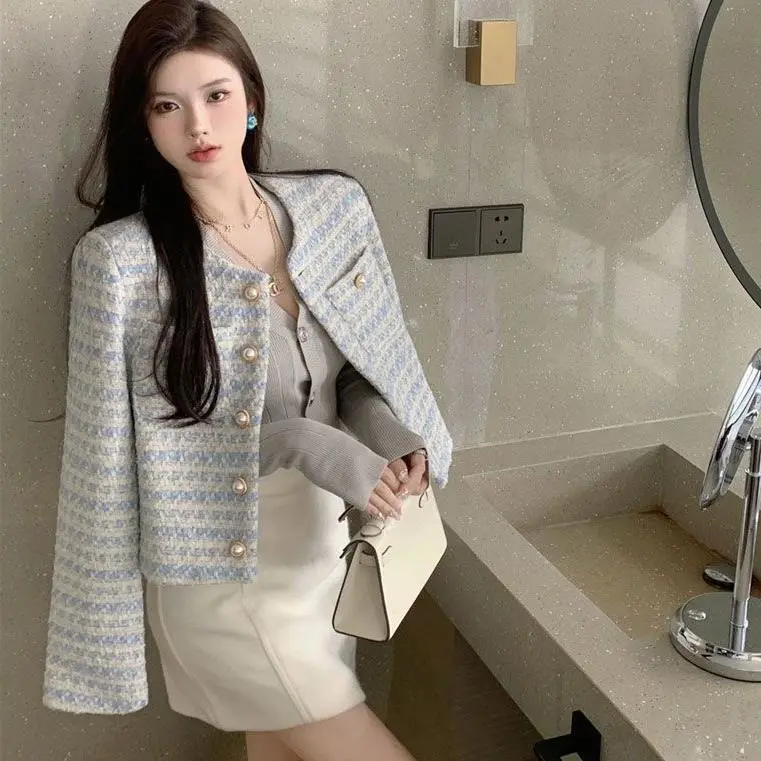 Xiaoxiangfeng short jacket women's autumn and winter clothing new style French slimming garden collar versatile socialite style pearl button early autumn top