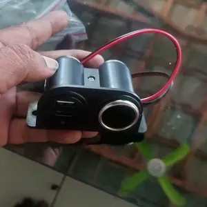 Pengisi Daya Mobil Dual USB 3.1A Car Soket Splitter dengan pemantik 12V/24V