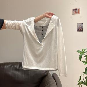 Women's T-shirt. A beautiful white long-sleeved top with contrasting color-blocked design, a relaxed and casual look. A stylish and fashionable Korean-style women's T-shirt for 2025, a new autumn casual top. 3647 Womenswear Basic Fitted Longsleeve