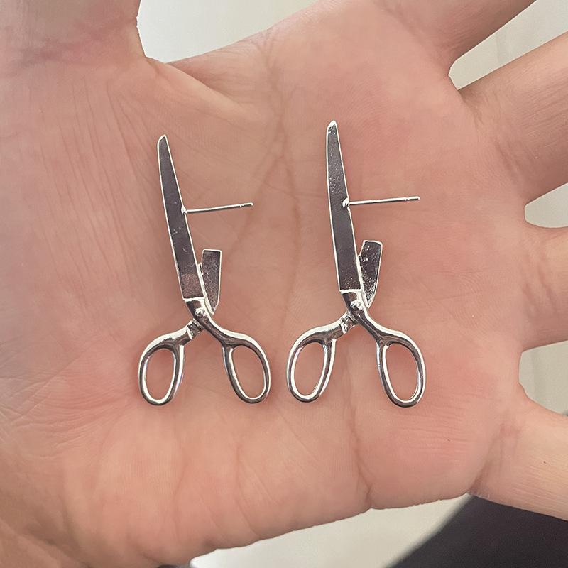 Forfis earring - Apoteles studio 2