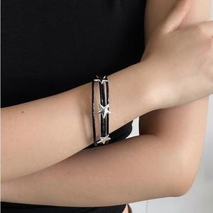 Gaya Punk Eropah dan Amerika, Y2K Gadis Tegar, Diperbuat daripada Kulit, Berbilang Lapisan, dengan Reka Bentuk Bintang, Sesuai untuk Wanita, Saiz Kecil, Aksesori Unik dan Bergaya, Reka Bentuk Cantik. Bangles Bracelets gelang  perakJewelry Genshin