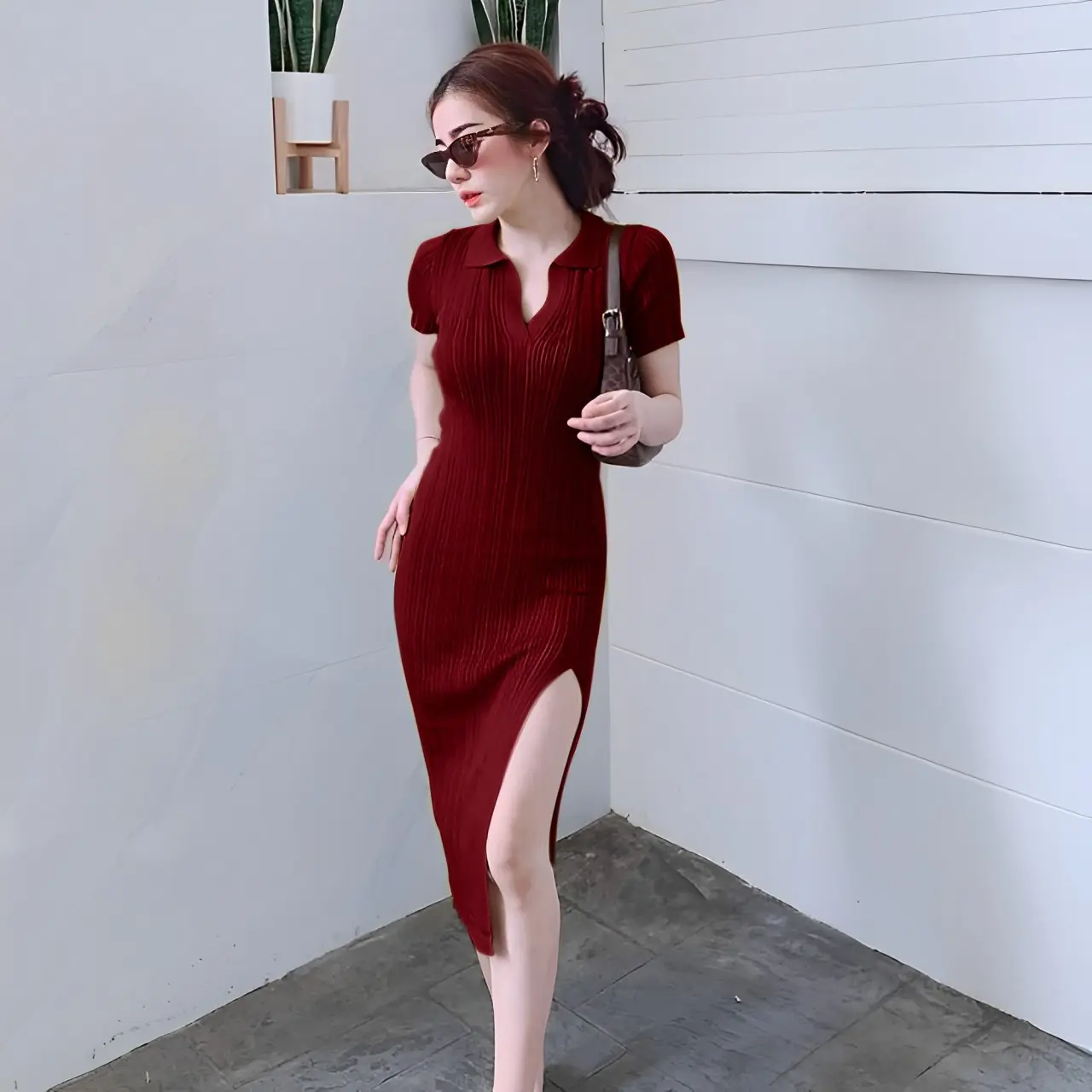 Miss Shop's - Dress Rajut Bodycon Lengan Pendek V-Neck Belahan Samping #4401