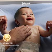Gambar JOHNSON'S BABY Oil 200ml ISI 2 / Twinpack - Oil bayi, ideal untuk pijat bayi, multifungsi, melembapkan, lembut dari Johnson's Baby ID Kota Administrasi Jakarta Timur 5 Tokopedia