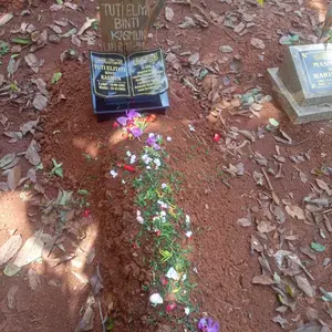 batu nisan keramik polos bentuk buku plus dudukan ukuran 20x30