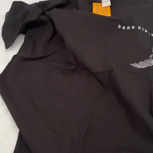 T-shirt Baju Cowok Kaos Oversize Atasan Wanita Terbaru Kekinian Trend Casual Hitam Couple Pasangan Unisex Lengan Pendek Dewasa Distro Keren Premium Korean Style C1570