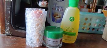 Product Review of Liz Skincare Paket Flek Hitam 4 in 1 Facial Wash Krim Pemutih Malam Siang Sunscreen Tabir Surya - Pencerah Lightening from o**p k**n 0