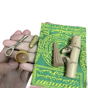 Saputangan motif tulisan Arab hijau