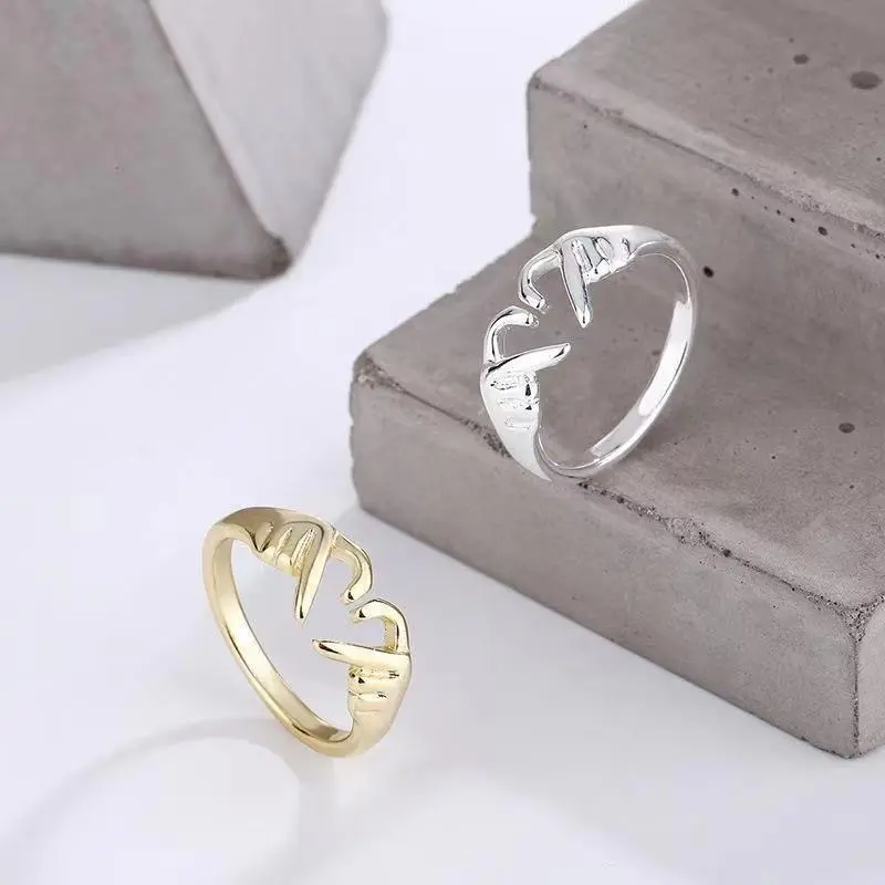 New Trendy Versatile Hands to Heart Ring Fashion Love Couple Ring