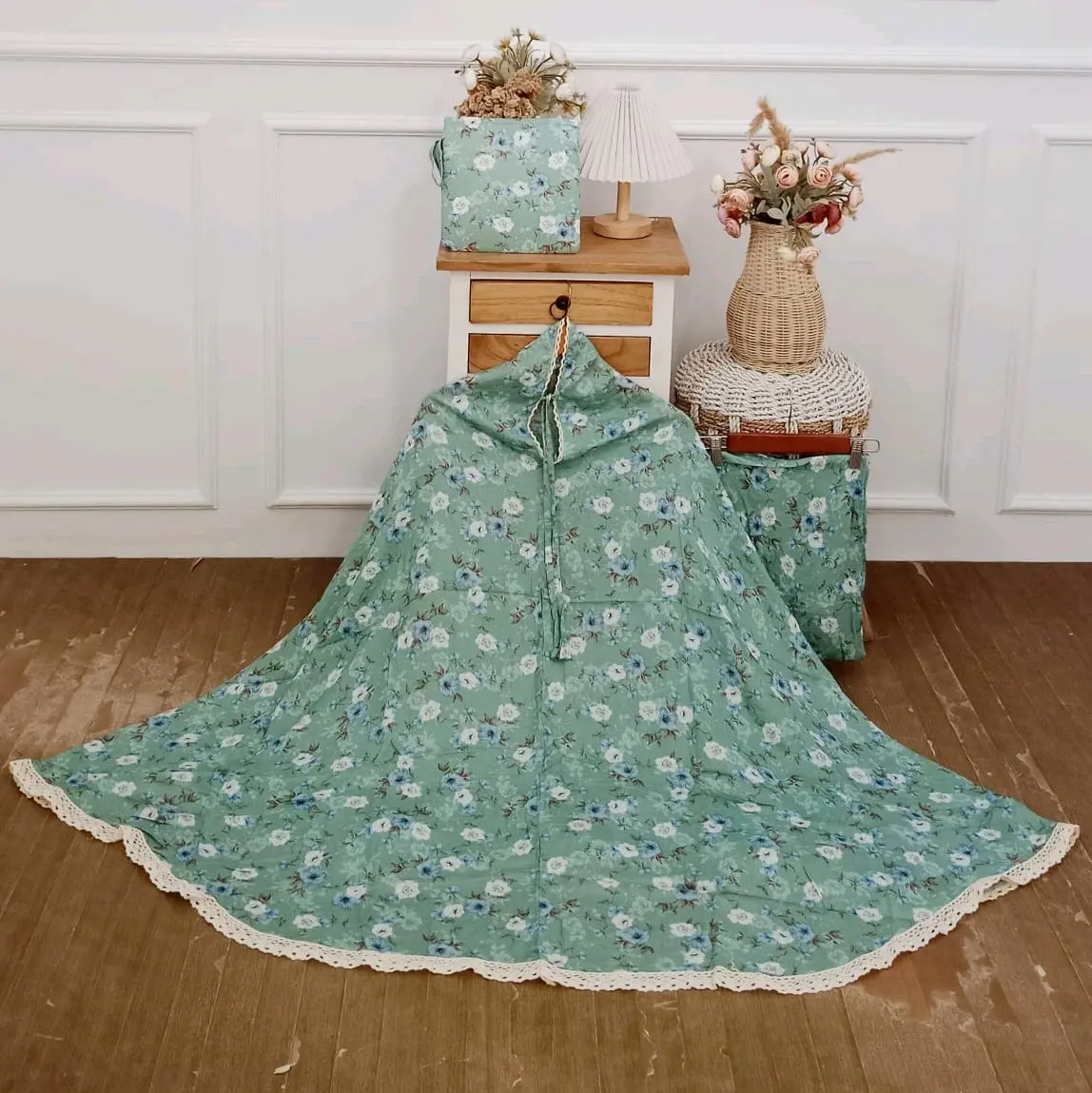 Mukenah Traveling renda kecil Bahan Rayon Adem dan Nyaman Di pakai Buat shalat Free tas Mudah dibawa kemana mana Bunga Cantik Lembut