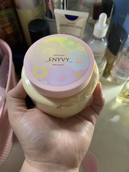 Product Review of Kem BODY cốt tẩy ( dành cho da ngâm đen , da vàng khó lên tone) from U** S**e 1