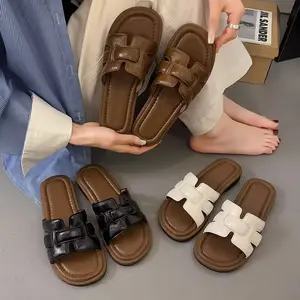 Sandal Wanita Stylish PVC Sol	 Lembut Anti Selip Ukuran 36-41 Gaya Korea Casual Hitam Sandal Karet Fashion Tren Premium