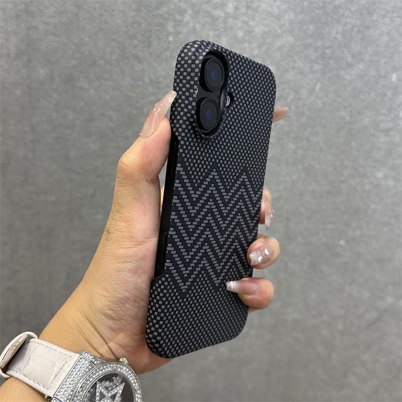 Dành cho iPhone 16/17/18, vỏ vân sợi cacbon, bao phủ nửa khung của iPhone 16 Pro Max, bề mặt mờ cho iPhone 15 Pro, vỏ cứng cho iPhone 14/13/11, dành cho iPhone 12 (cặp), thiết kế độc đáo, dành cho iPhone 16 Plus