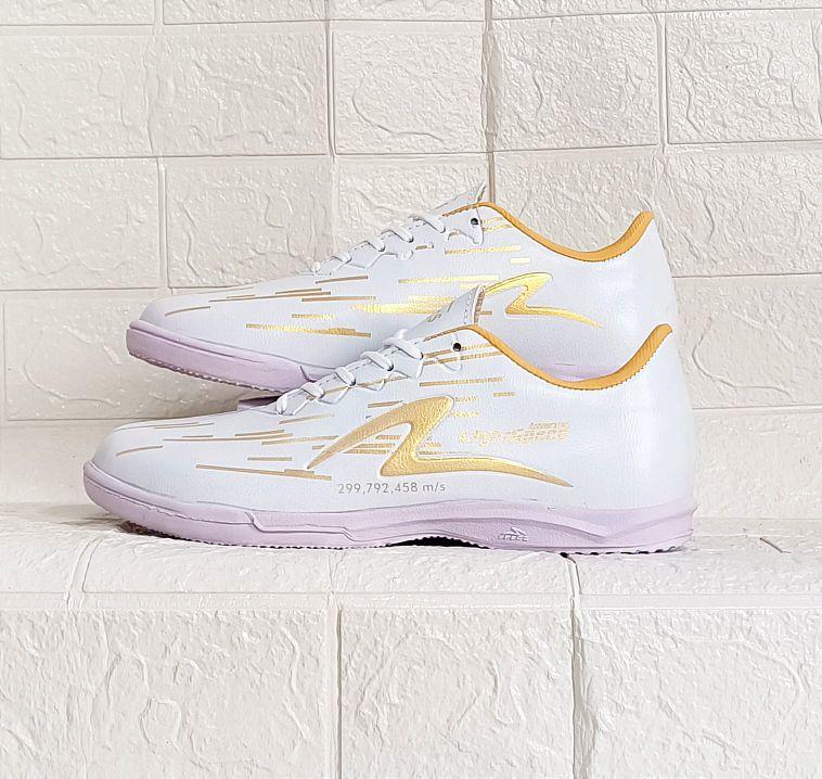 Product Introduction of Sepatu Futsal Specs Reborn White Gold Terbaru dan bisa COD 11