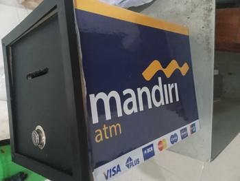 Product Review of Celengan ATM Murah Jumbo 15x20 Karakter Mini Bank Dengan Kunci Kotak Penyimpanan Uang Tabungan Kunci Viral Anti Rayap from I** f**h 0