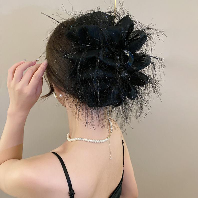 Kẹp Tóc Cao Cấp Lưới Tua Rua Lông, SS24, Dành Cho Nữ, Thích Hợp Cho Tóc Xoăn, Kẹp Cá Mập, Phụ Kiện Cài Tóc, Hàng Mới Về Hoa Cua Women Xốp