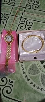Product Review of LuxeGlow  Beli jam tangan dapat gelang gratis. Bayar di tempat saat barang diterima. Jam tangan wanita berlian emas berkilauan. Tidak luntur. Angka Romawi. Produk baru. Kegiatan diskon khusus. from K**a 0