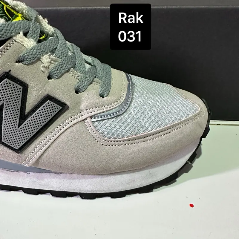 Sepatu sneakers pria SI kode rak no.031 0