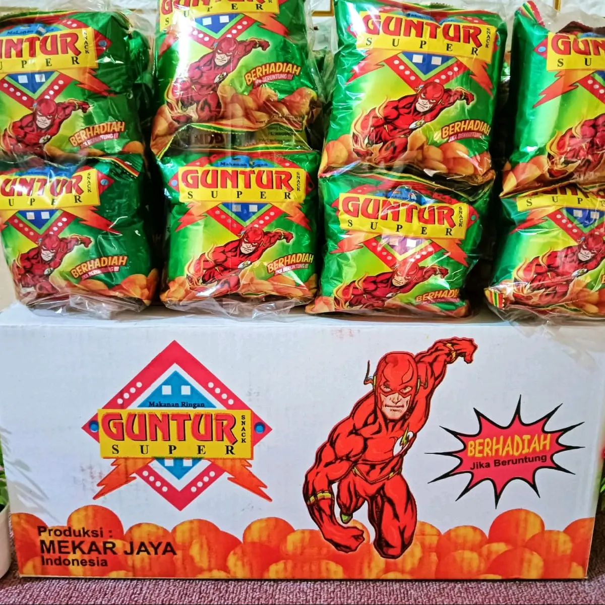Snack Chiki Guntur Super Hero Berhadiah isi 10pcs dalam kemasan