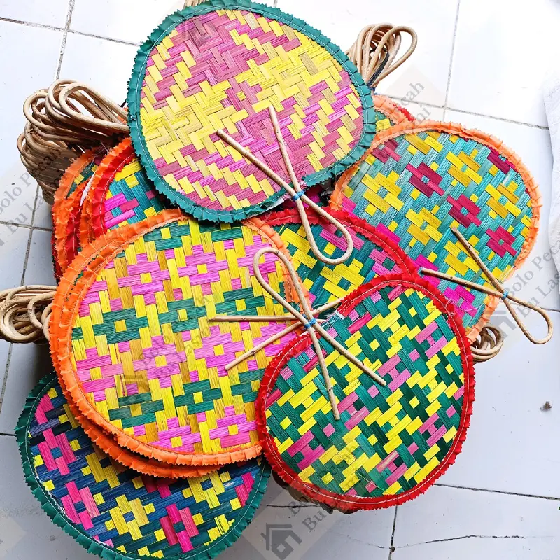 HARGA GROSIR [10 PCS] Kipas Tangan Anyam Bulat / Kipas Bambu Warna / Kipas Anyam Bambu Tangan / Kipas Sate / Kipas Murah / Kipas Tangan 0