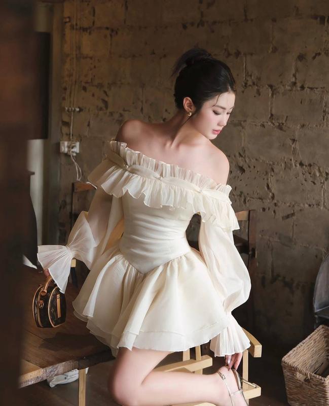 [LOẠI 1 CHUẨN HÌNH] Đầm Tiểu Thư Trễ Vai Tay Phồng Dáng Xoè Kèm Quần Bí Bảo Hộ Phồng Xoè Chuẩn Hình