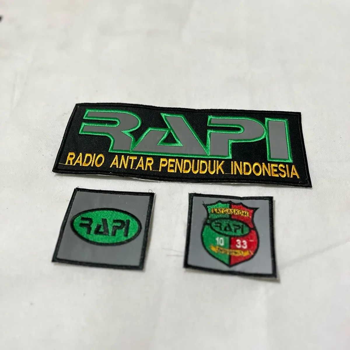 Logo rapi sudah pakai perekat fullset siap pasang di rompi/jaket