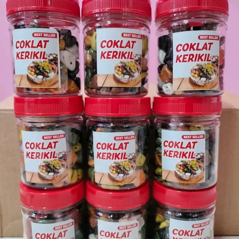 Ready Coklat krikil toples Berat -+106gram* coklat kerikil kemasan toples praktis untuk dibawa kemana saja dan sangat cocok untuk camilan ataupun oleh2 haji dan umroh