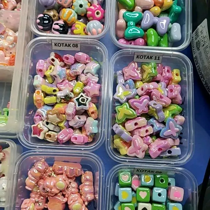 (BACA DESKRIPSI) 1pouch LUXURY KARAKTER MANIK KIRIM RANDOM GROSIR / ECER Aksesoris Beads Clips 0
