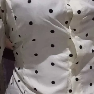 By Uti - Alya Atasan Wanita Pulkadot Slimfit Fitbody - Atasan Terbaru