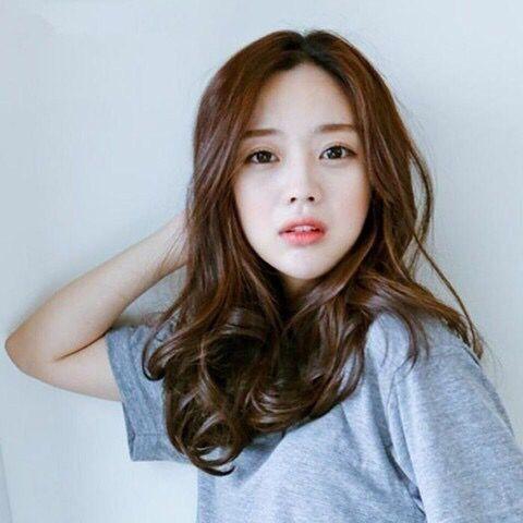 Product Introduction of Korean Style Wig Women's Center-Parted Bangs Long Hair Long Curly Hair Sexy Fashion Big Wave Fluffy Lifelike Pear Flower Head Cover 3