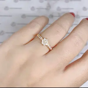 cincin xuping gold fashion wanita motif bunga permata putih cantik dan elegan