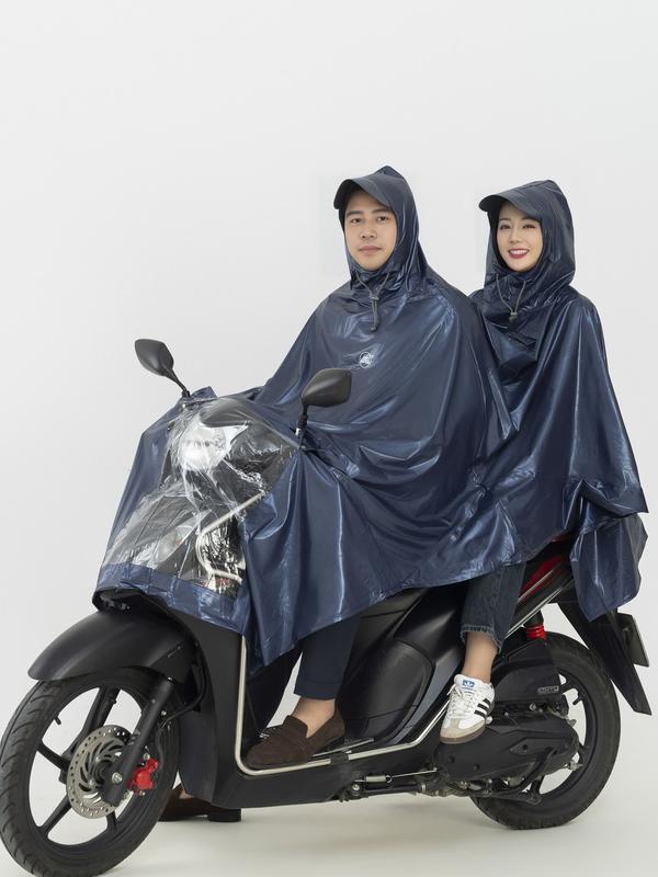 Áo mưa choàng 2 mũ cỡ đại kích thước siêu to khổng lồ chất liệu PVC mới siêu dai siêu đồng thời có thể đi 3,4 người