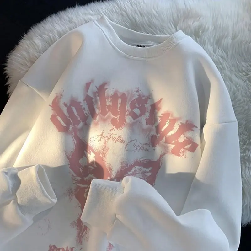 LooseFit Louis Sweater oversize baju Pink Butterfly wing Artistic font printing Bahan  Cotton Diproduksi pabrik lokal Indonesia, bahan hangat lembut, sablon tidak mudah retak & stok selalu tersedia