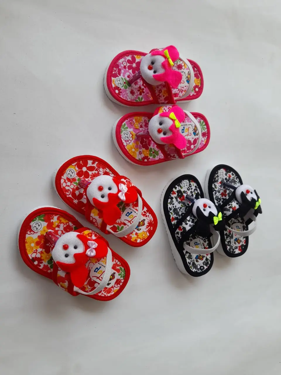 Sandal jepit baby bunyi cit cit motip bunga boneka terbaru.buat umur 7 bulan/2tahun