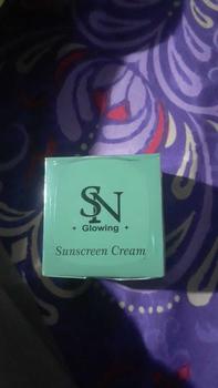 Product Review of CREAM SIANG SUNSCREEN SN GLOWING Memutihkan Wajah Mencerahkan from S**a 0