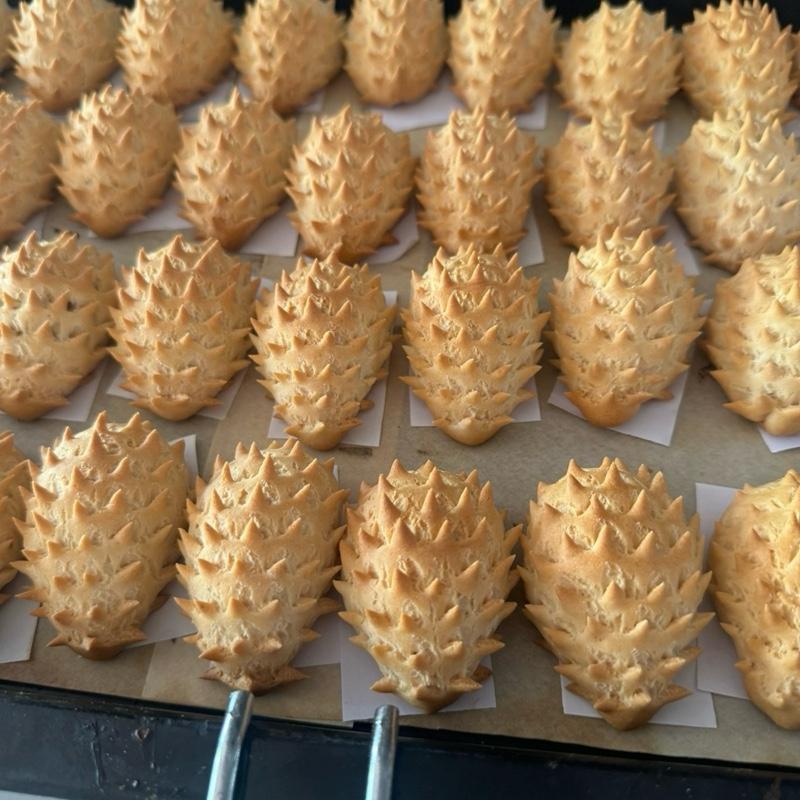  Bánh nướng con nhím nhà làm   nhân khóm nhân dừa non  