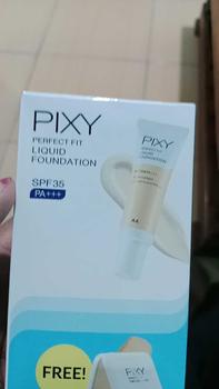 Product Review of Pixy Perfect Fit Liquid Foundation SPF35 PA++ Gratis Pixy UV Whitening Two Way Cake Refill Wajah from y**i 0