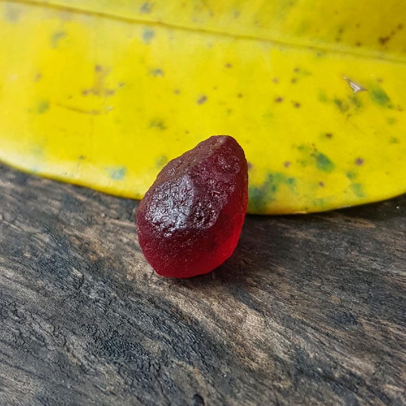 Batu akik meteor warna merah model tetes air 2
