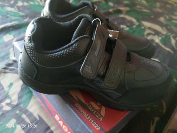 Product Review of Sepatu Anak Sekolah Baguz Ionik 34-37 Cowo Hitam Putih Anti Slip from T** H**2 0