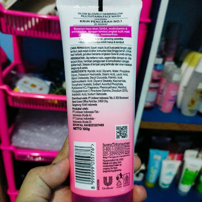 Fair&Lovely Brightening Facial Foam 3