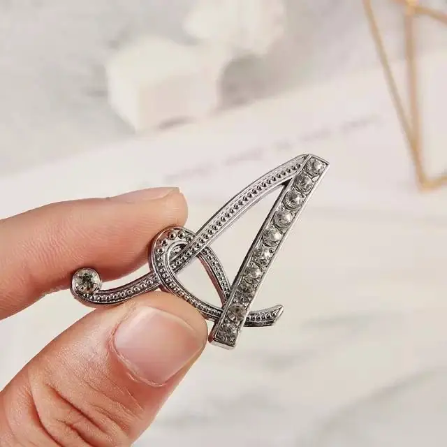 Bros Huruf Bros Inisial Bros Alfabet A B C D E F G H I J K L M N O P Q R S T U V W X Y Z Gold dan Silver Bros Dada Bros Kebaya Bros Jilbab Bros Wanita Bros Kutubaru Brooch Aksesories BZO 7