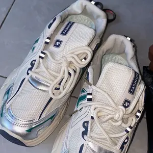 Keeping Sepatu Sneakers Pria Hitam Outdoor Sepatu Cowok Original Sepatu Jalan Keren Hiking Kekinian KSR729