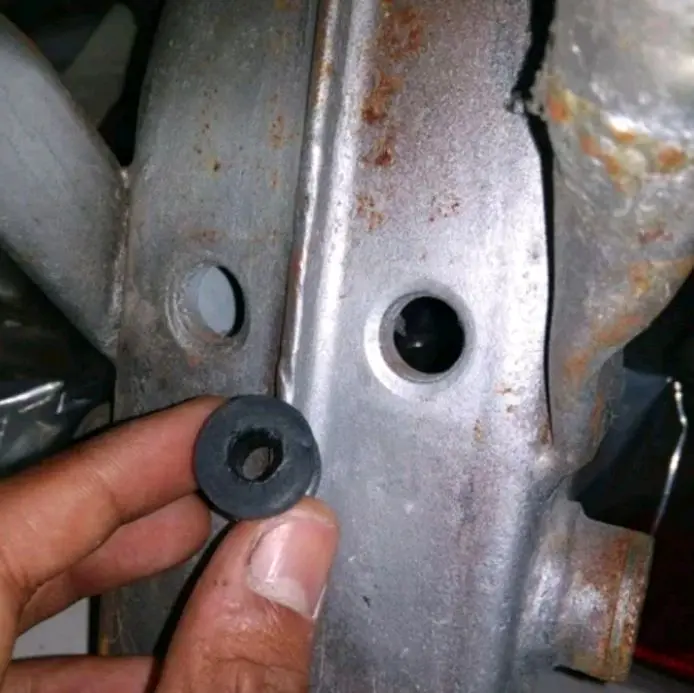 karet kolong spakbor belakang dan buntut rangka imitasi cb cb100 cb125 2
