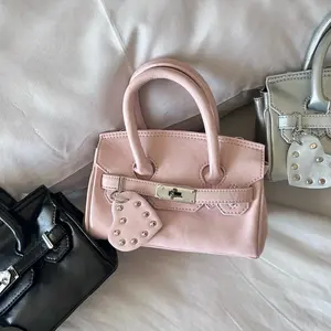 Most Wanted.! AEIRAH.ID HARME BAG Tas Selempang Mini Elegant Korean Style Bahan Premium: faux leather glossy yang halus, kuat, dan mudah dibersihkan Cocok untuk segala acara dari nongkrong, kencan, hingga acara formal