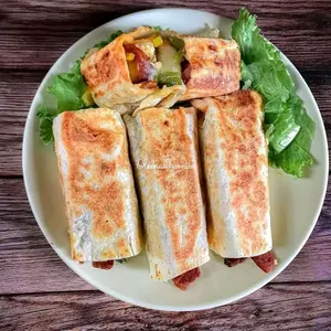 Kebab Frozen mini 10 pcs full daging dengan varian saos pedas mantap gurih. tanpa isian sayur. produk vacum mantap Enak  Daging Sapi enak