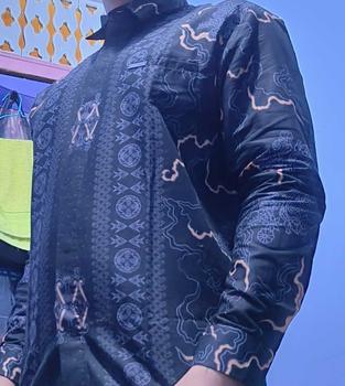 Product Review of Laskala Batik Premium Sentani Kemeja Batik Pria Slimfit Lengan Panjang from 𝙑**撒 0