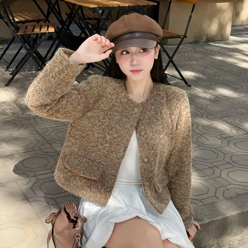 Áo Khoác Dạ Tweed Kiểu Nữ 2 Lớp Có Đệm Vai Dáng Ngắn Basic Chi Tiết Cổ Tròn Cúc Đồng Mùa Thu Đông Kimee - KA688 | BigBuy360 - bigbuy360.vn